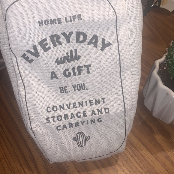 NWT trash bag storage bag 🌵 - Picture 2 of 3